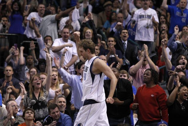 Ανάσα με οδηγό τον Νοβίτσκι για τους Μάβερικς